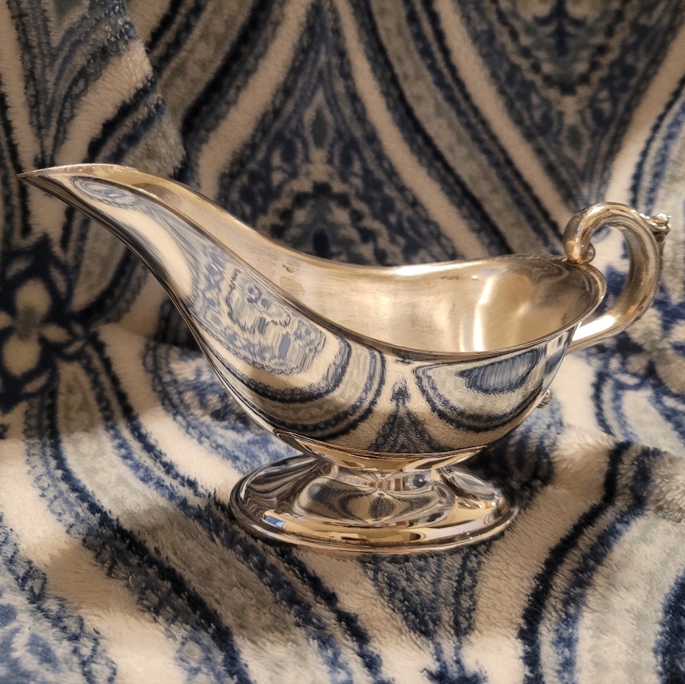 Silver plated sauce dish